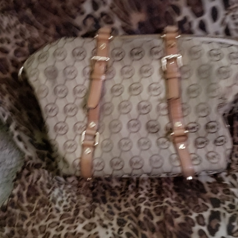 Purse - Picture 2 of 3